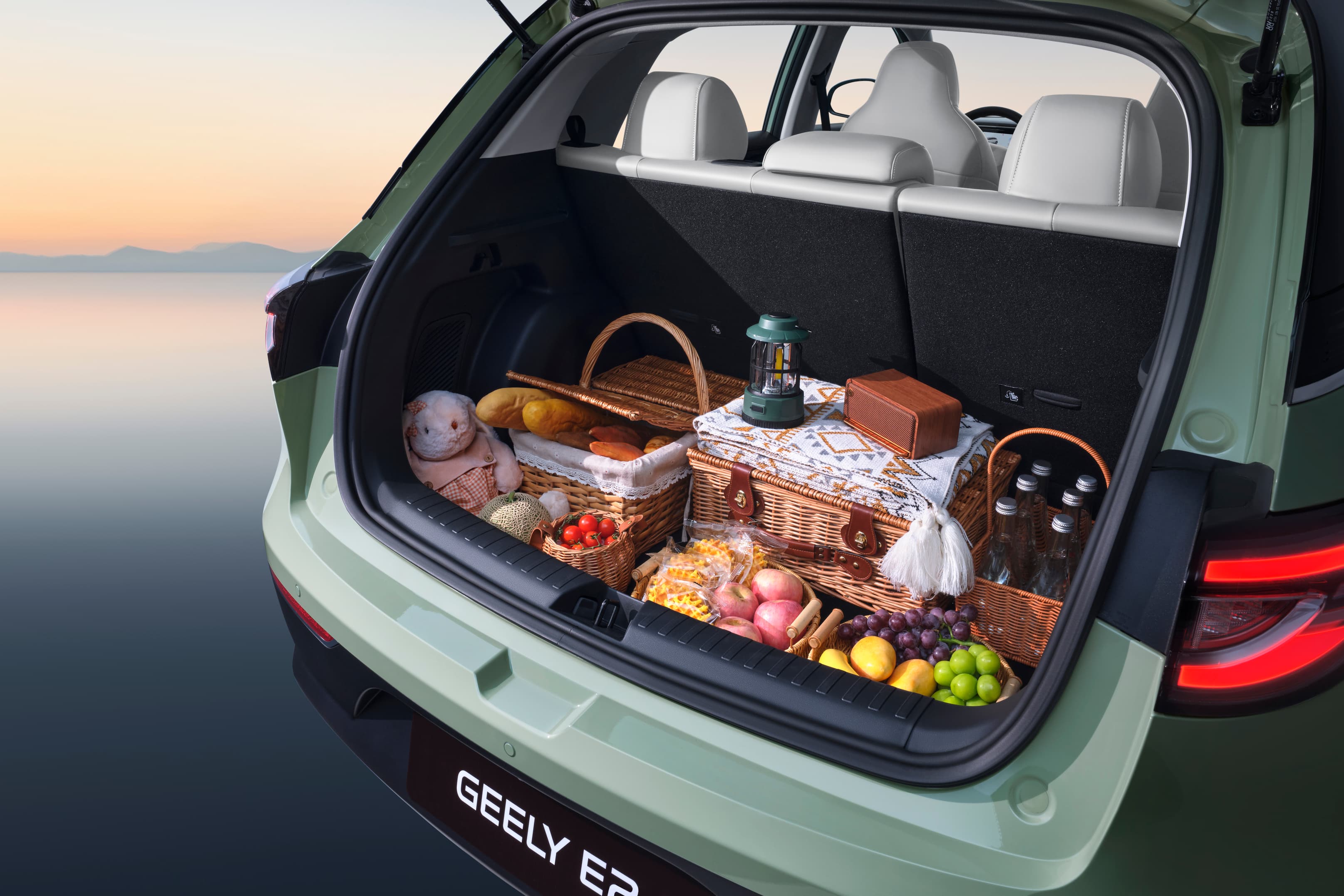 Geely E2 boot space